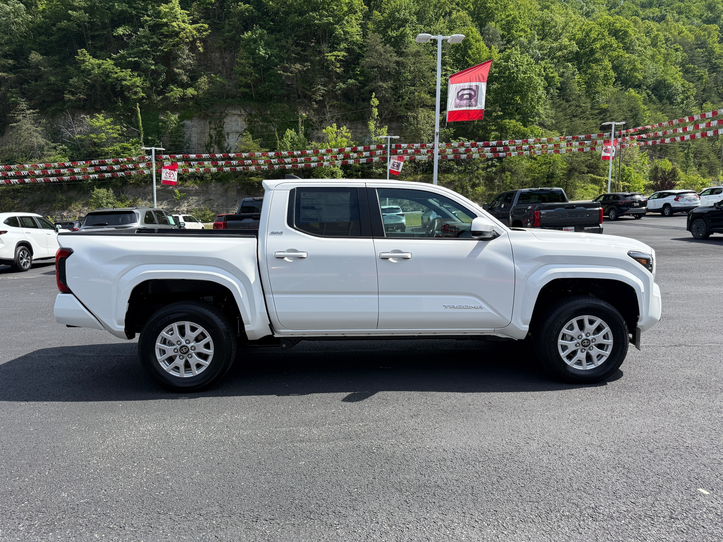 View vehicle photo 6