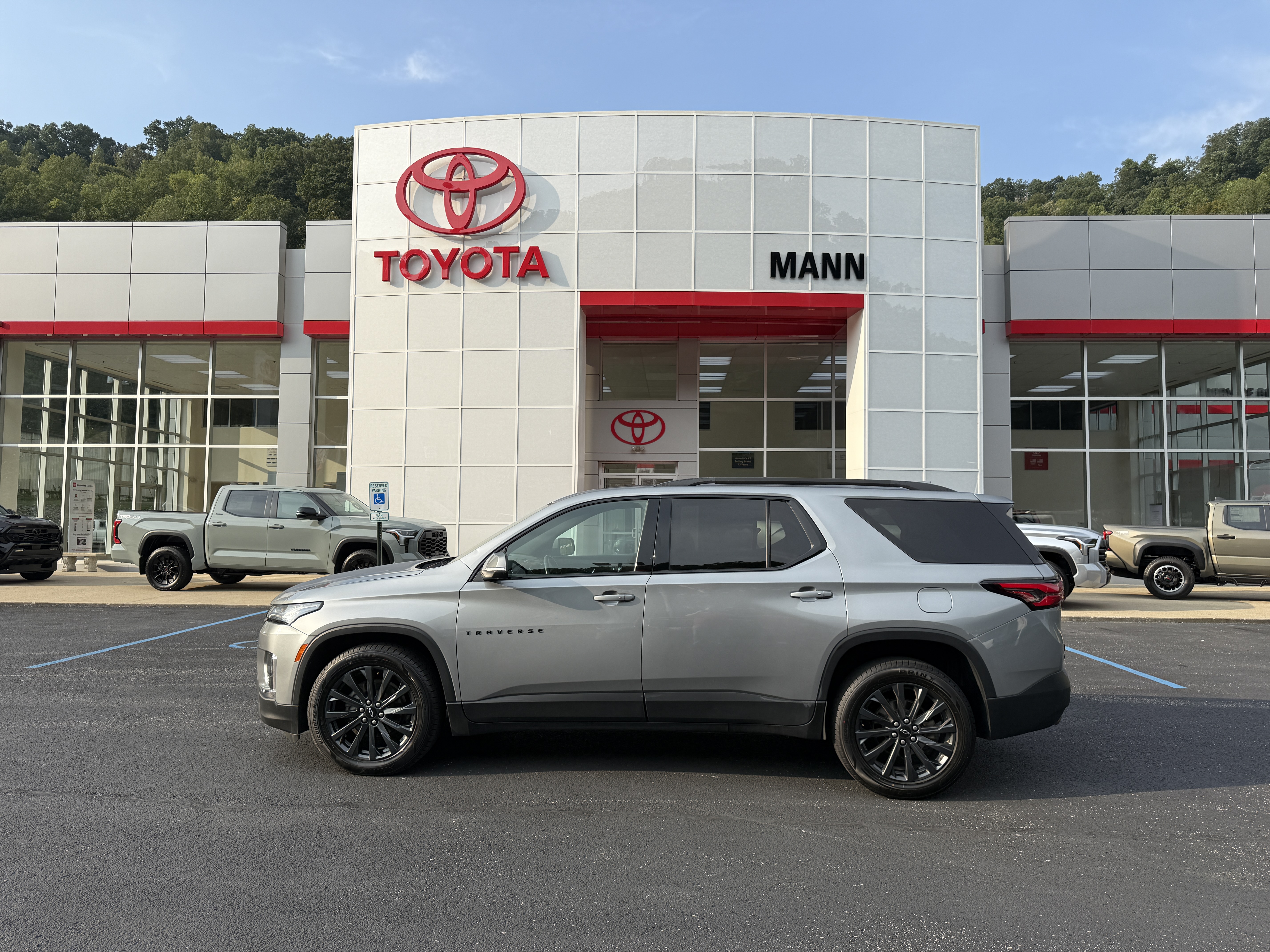 2023 Chevrolet Traverse RS SUV