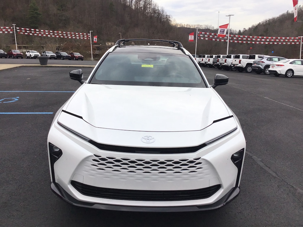 New 2025 Toyota Crown Signia Limited SUV