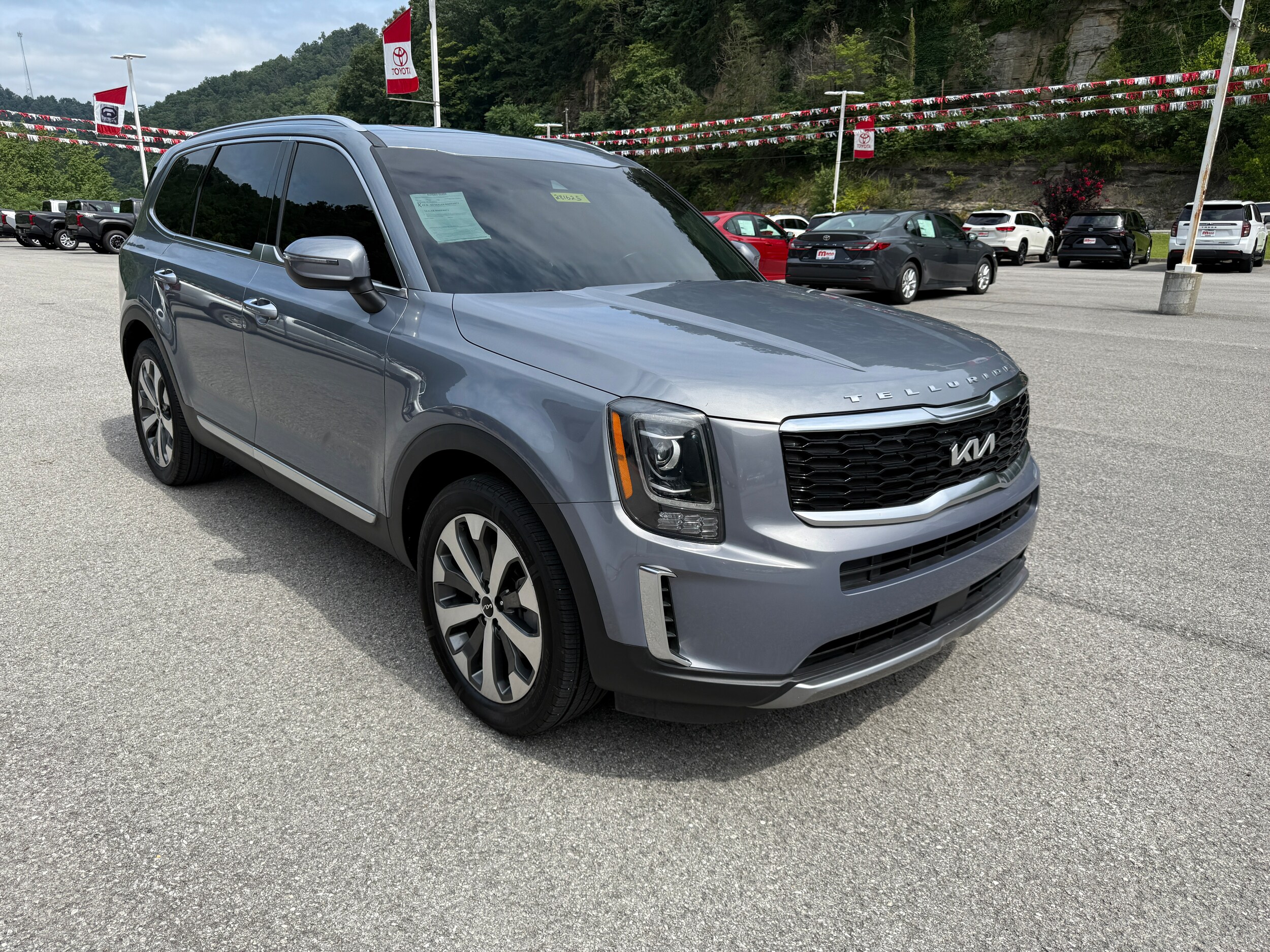 2022 Kia Telluride S photo 3