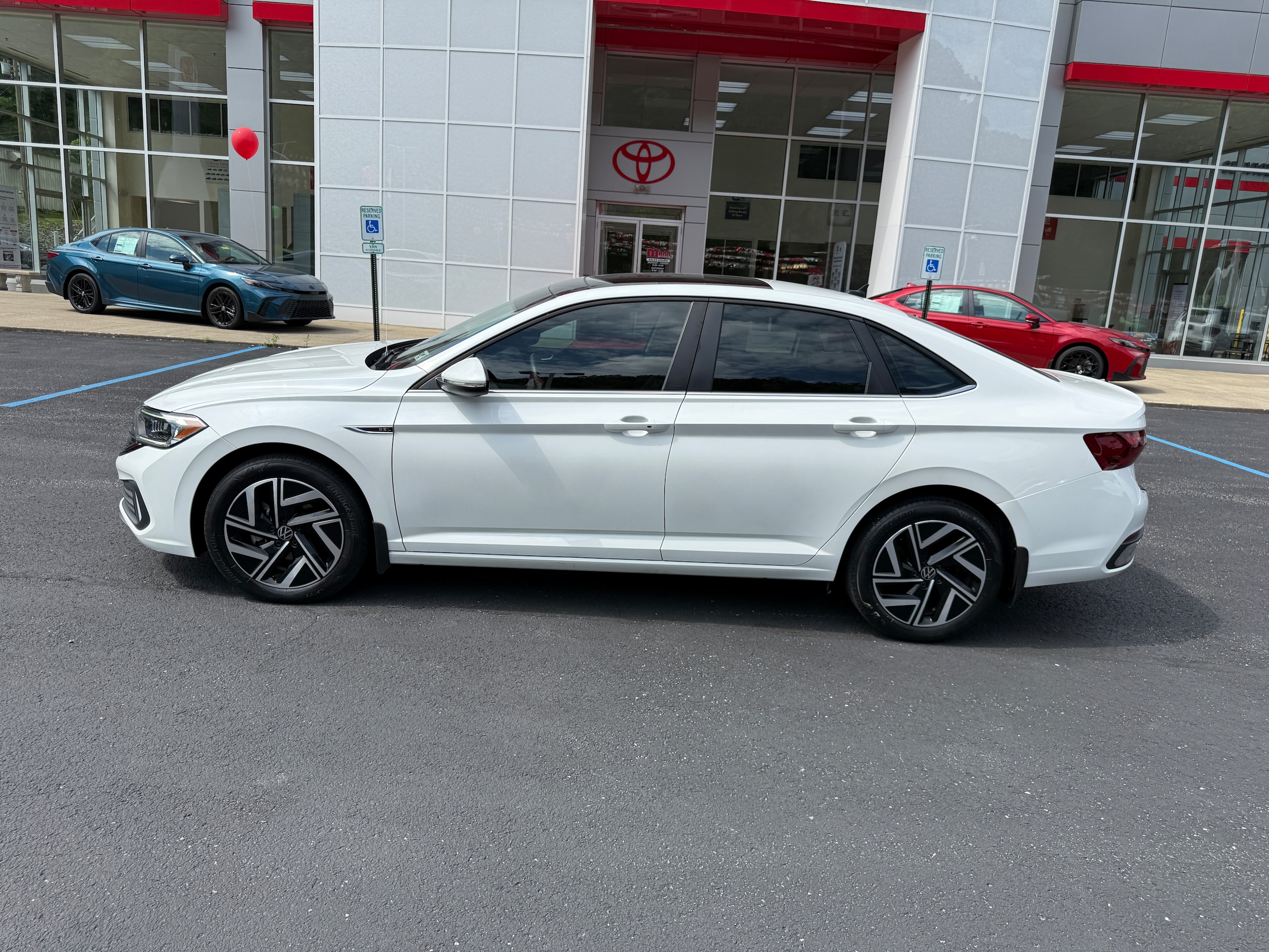 Used 2022 Volkswagen Jetta SEL with VIN 3VWGM7BU5NM029779 for sale in Prestonsburg, KY