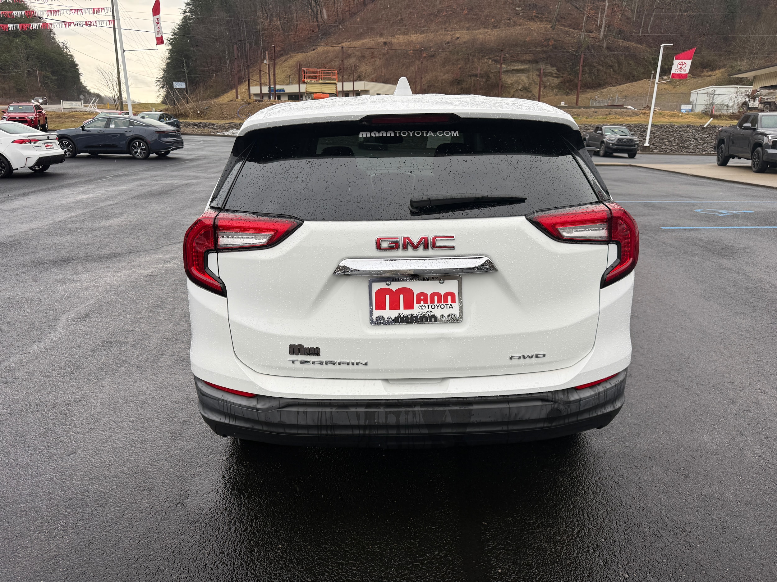 2024 GMC Terrain SLE - Photo 8