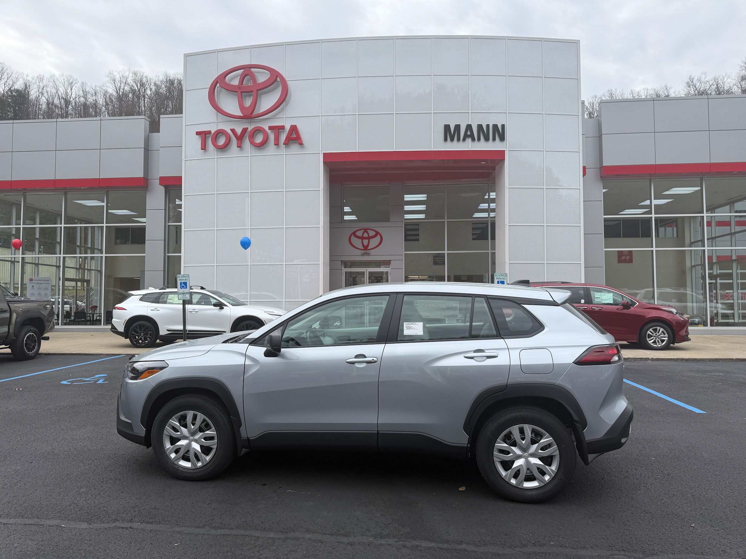 2026 Toyota Corolla Cross L's photo