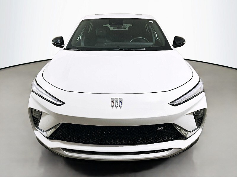 2024 Buick Envista ST photo 2