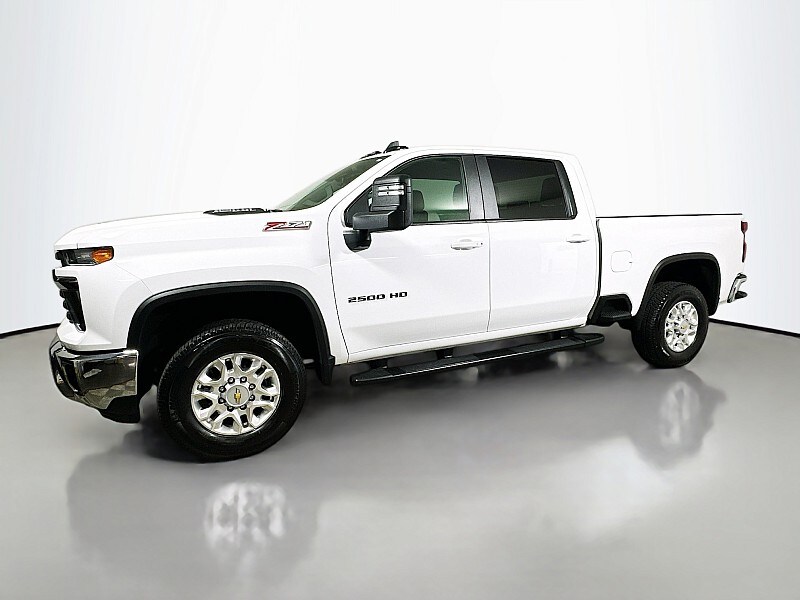 2024 Chevrolet Silverado 2500HD LT photo 3