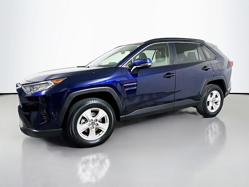 2021 Toyota RAV4 XLE photo 2