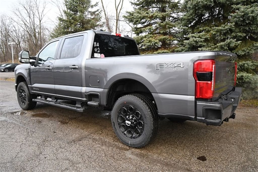 New 2025 Ford Super Duty F-350 Lariat TRUCK
