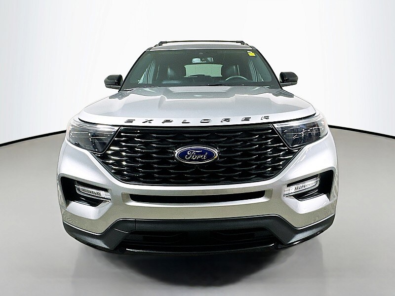 2022 Ford Explorer ST-Line photo 2