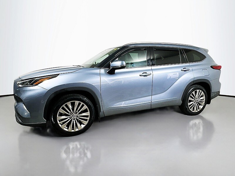 2022 Toyota Highlander Platinum photo 3