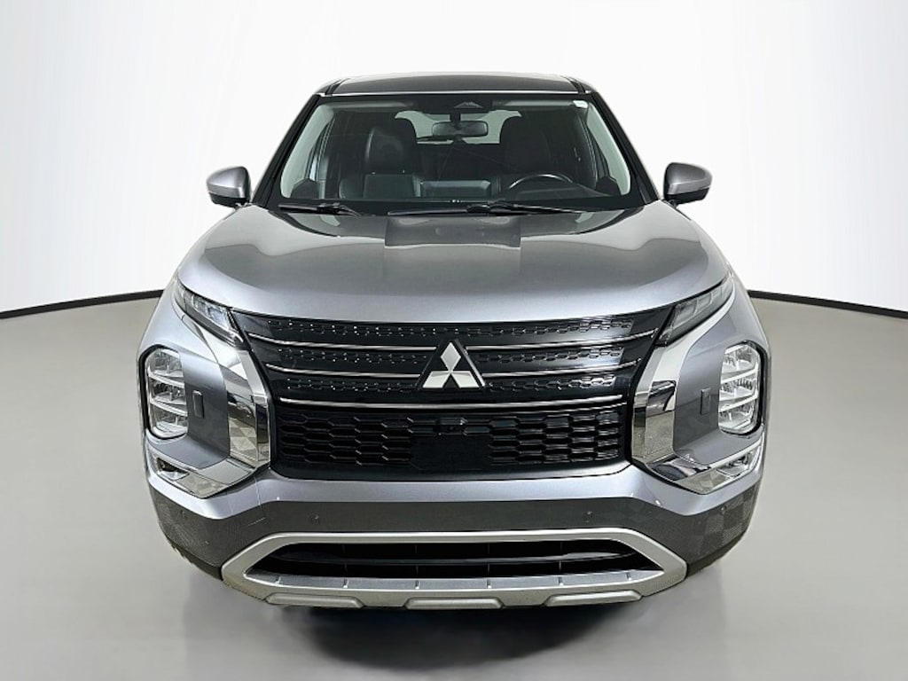 Used 2024 Mitsubishi Outlander SE Compact SUV