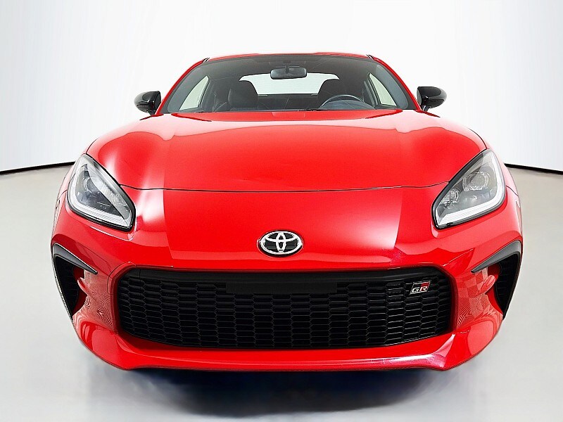 2023 Toyota GR86 photo 2