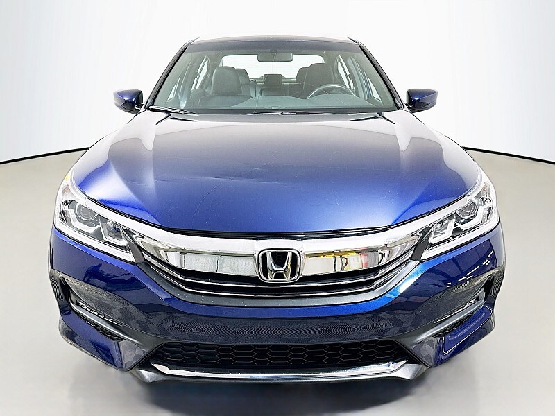 2017 Honda Accord Sport photo 2