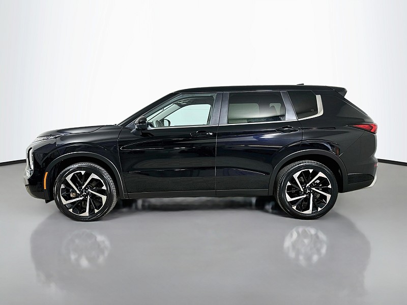 Used 2024 Mitsubishi Outlander SE Compact SUV