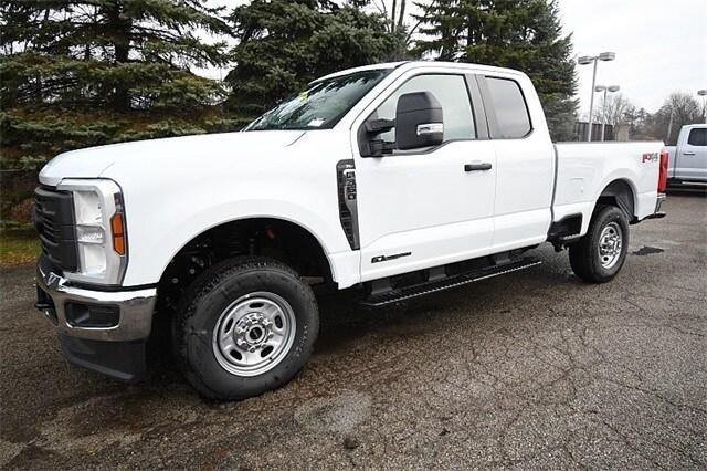 2026 Ford F-350 XL photo 3