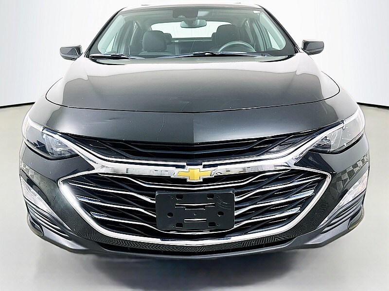 2024 Chevrolet Malibu 1LT photo 2