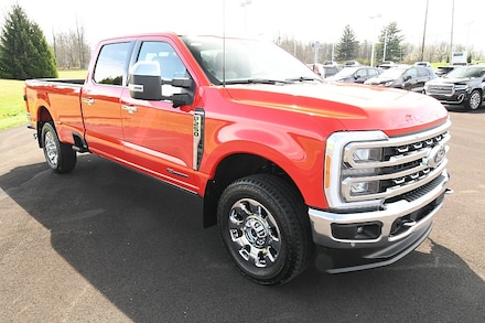 2023 Ford Super Duty F-250 4WD LARIAT Full Size Truck