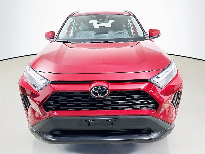 2023 Toyota RAV4 XLE photo 2