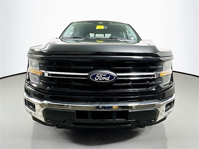 2025 Ford F-150 XLT photo 2