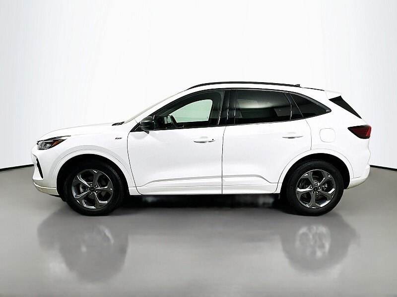 2023 Ford Escape ST-Line photo 4