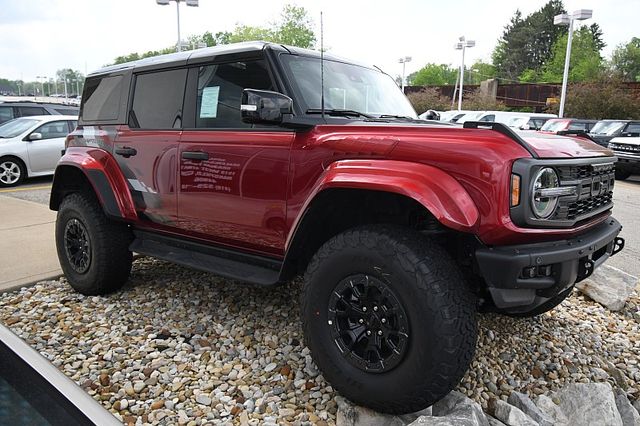 2025 Ford Bronco SUV 
