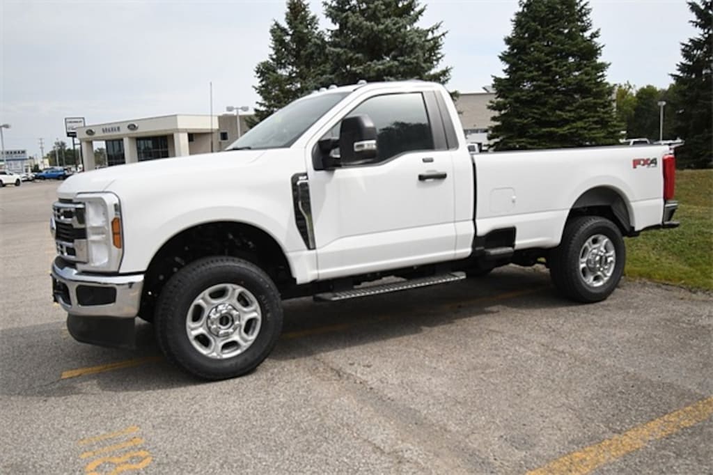 New 2025 Ford Super Duty F-350 XLT TRUCK