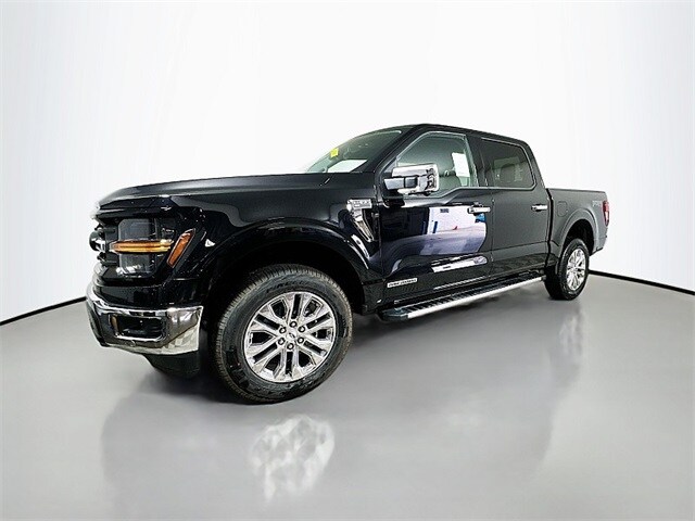 2025 Ford F-150 XLT photo 3