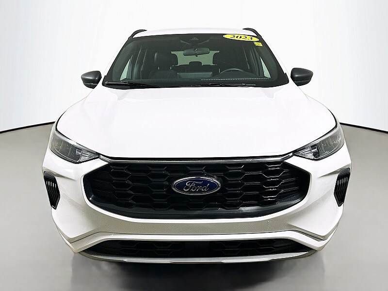 2023 Ford Escape ST-Line photo 2