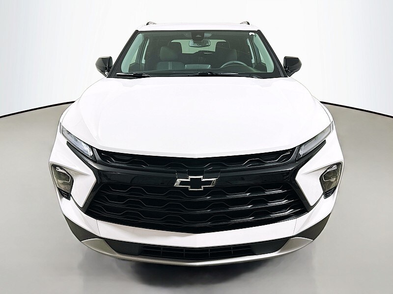 2023 Chevrolet Blazer 2LT photo 2