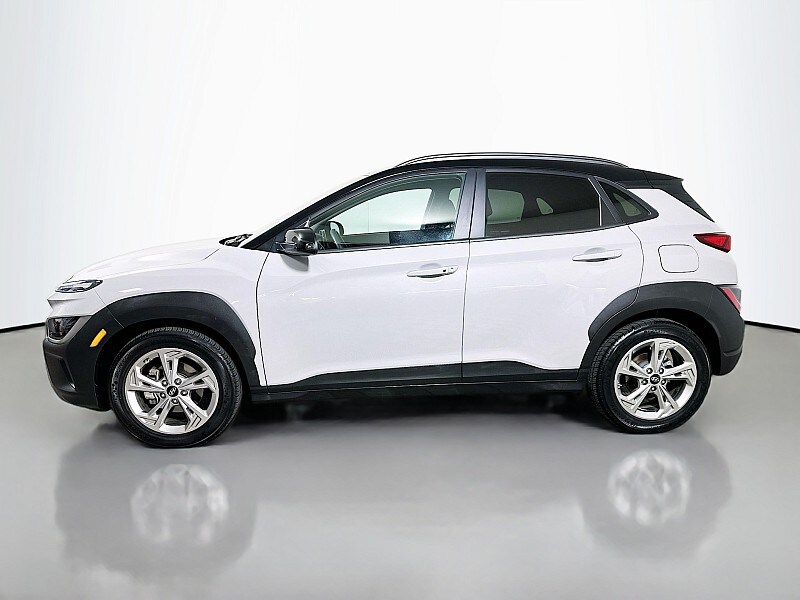 2023 Hyundai Kona SEL photo 2