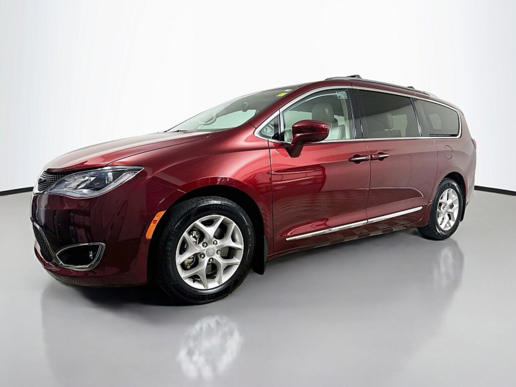 Used 2019 Chrysler Pacifica Touring L Minivan