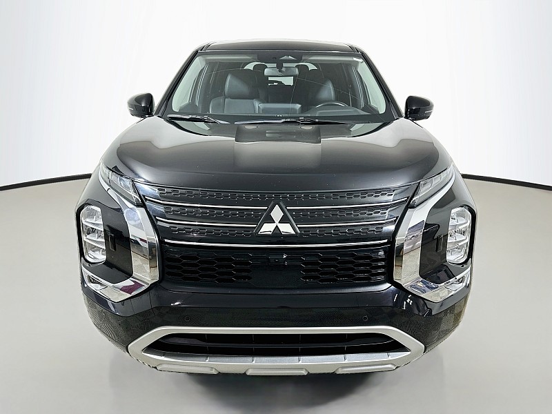 Used 2024 Mitsubishi Outlander SE Compact SUV