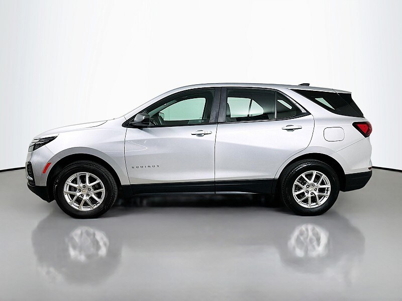 2022 Chevrolet Equinox LS photo 4