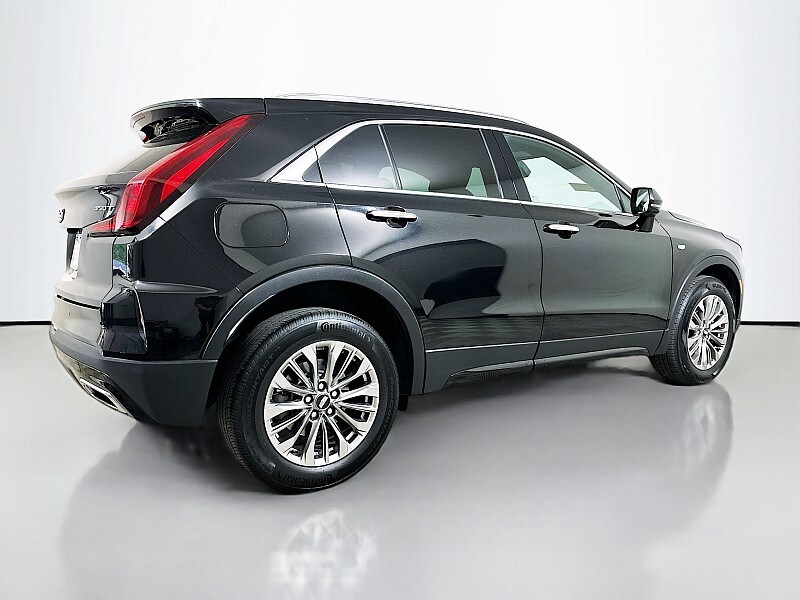 2024 Cadillac XT4 Premium Luxury photo 4