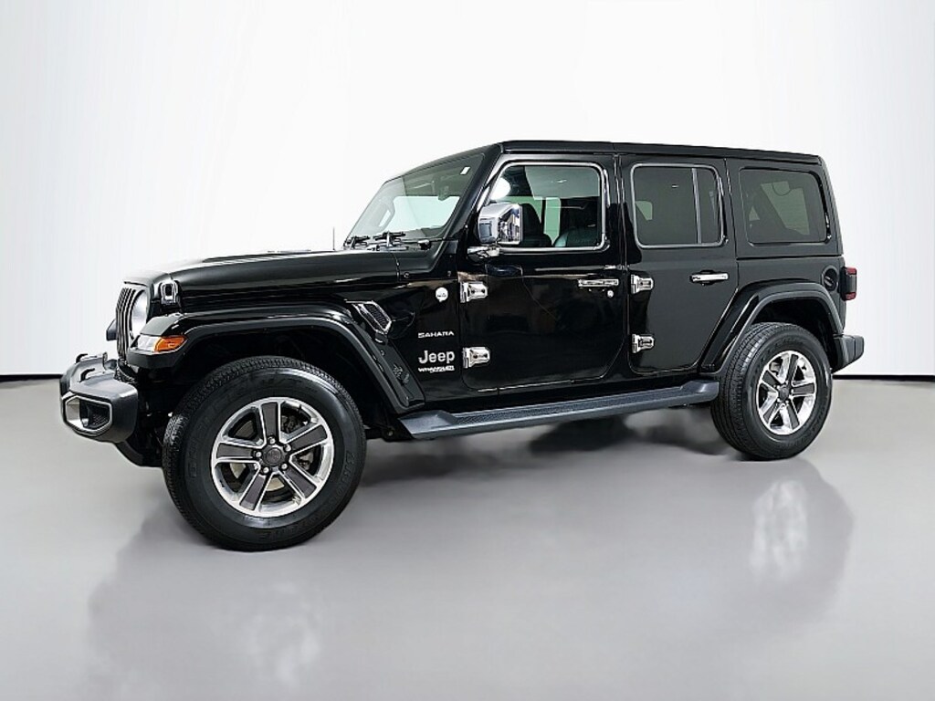 Used 2018 Jeep Wrangler Unlimited Sahara Crossover SUV