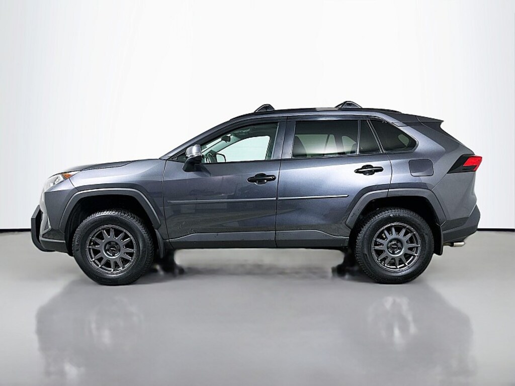 Used 2020 Toyota RAV4 XLE Compact SUV