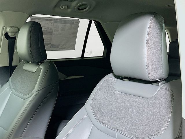 2026 Ford Explorer Active - Photo 18