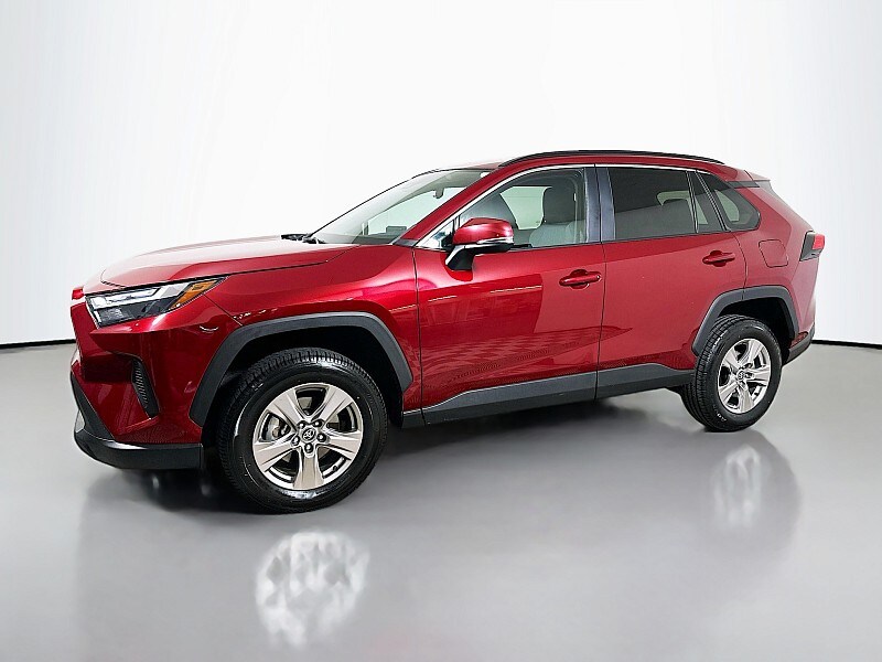 2023 Toyota RAV4 XLE photo 3
