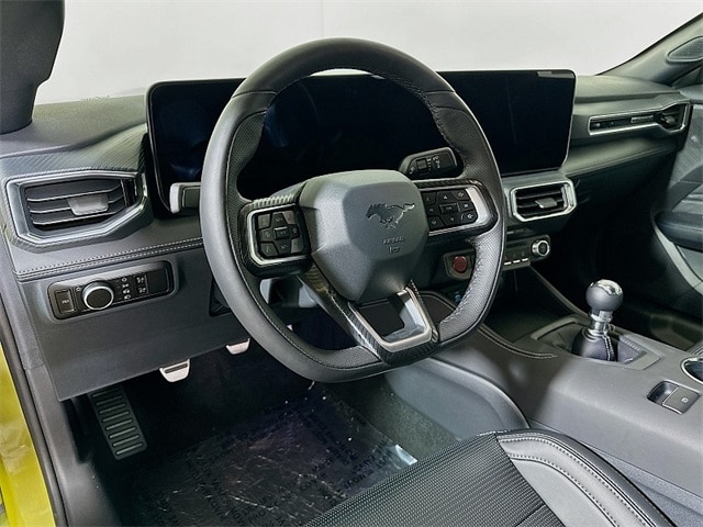 2025 Ford Mustang GT Premium Convertible - Photo 13