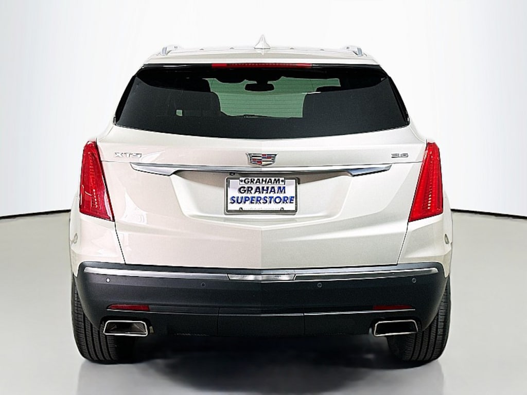 Used 2017 Cadillac XT5 Luxury FWD Compact SUV