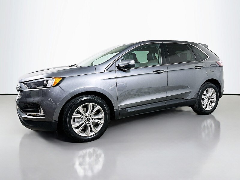 2024 Ford Edge Titanium photo 3