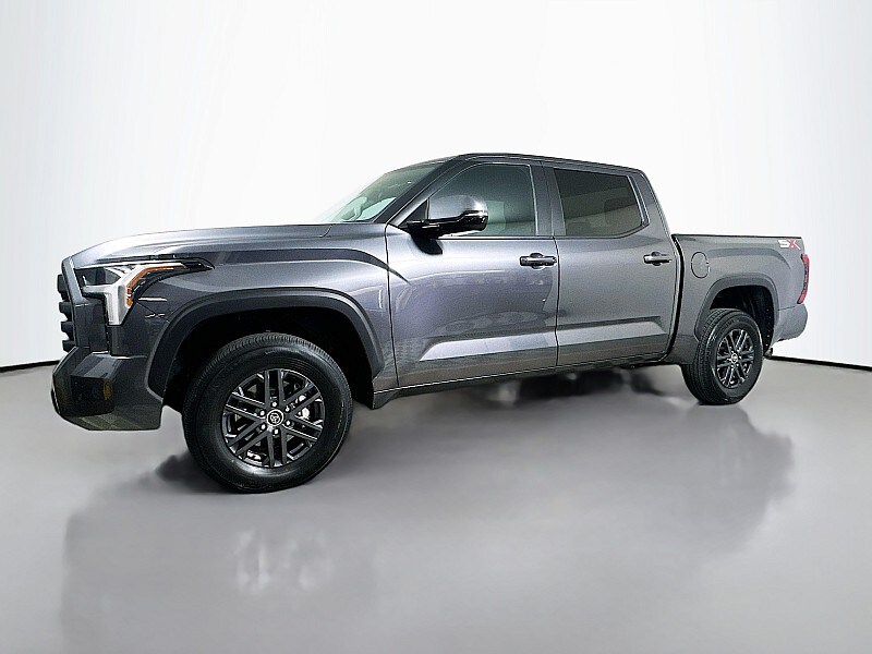 2024 Toyota Tundra SR5 CrewMax photo 3