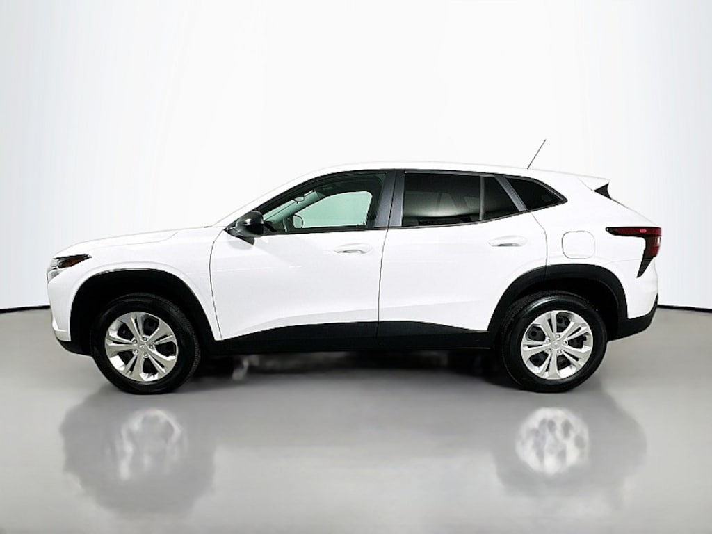 Used 2024 Chevrolet Trax LS Crossover SUV