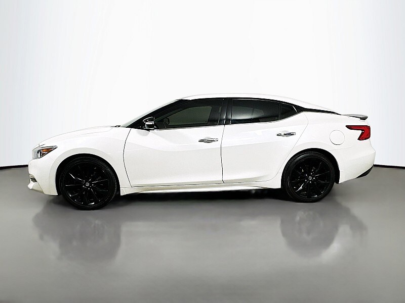 2017 Nissan Maxima SR photo 4