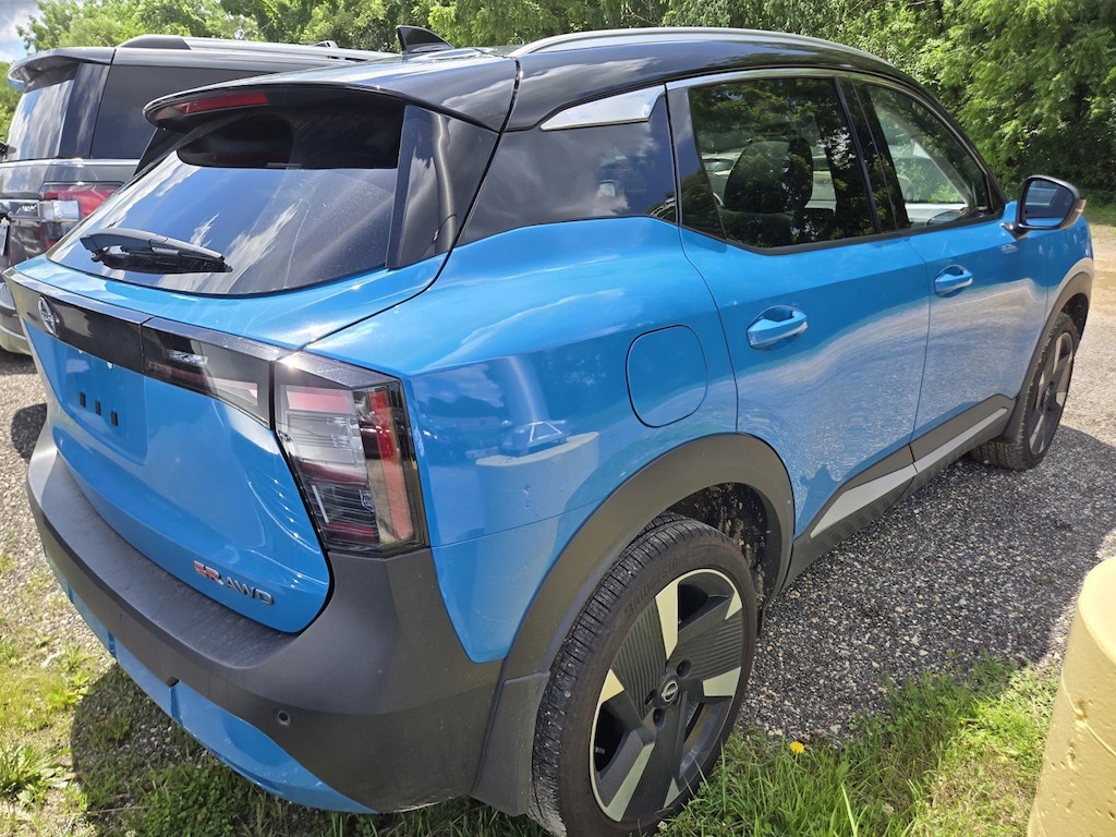 Used 2025 Nissan Kicks SR SUV