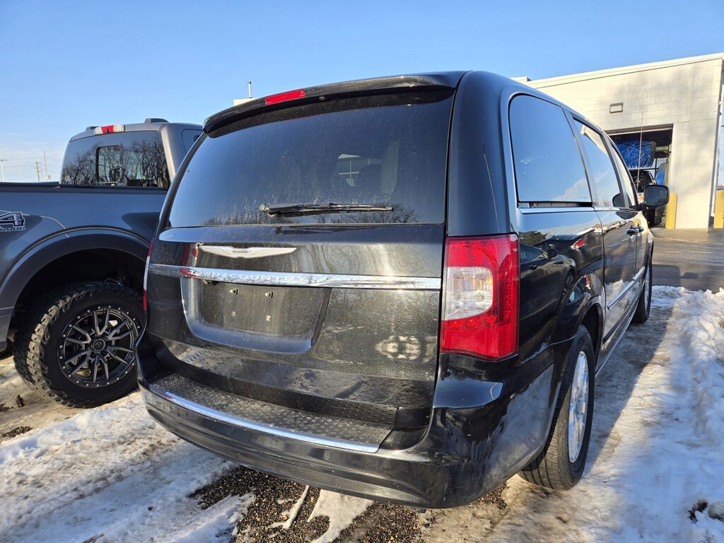 Used 2016 Chrysler Town & Country Touring Van LWB Passenger Van