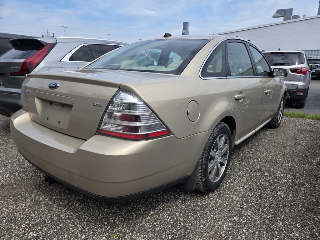 Used 2008 Ford Taurus SEL Sedan