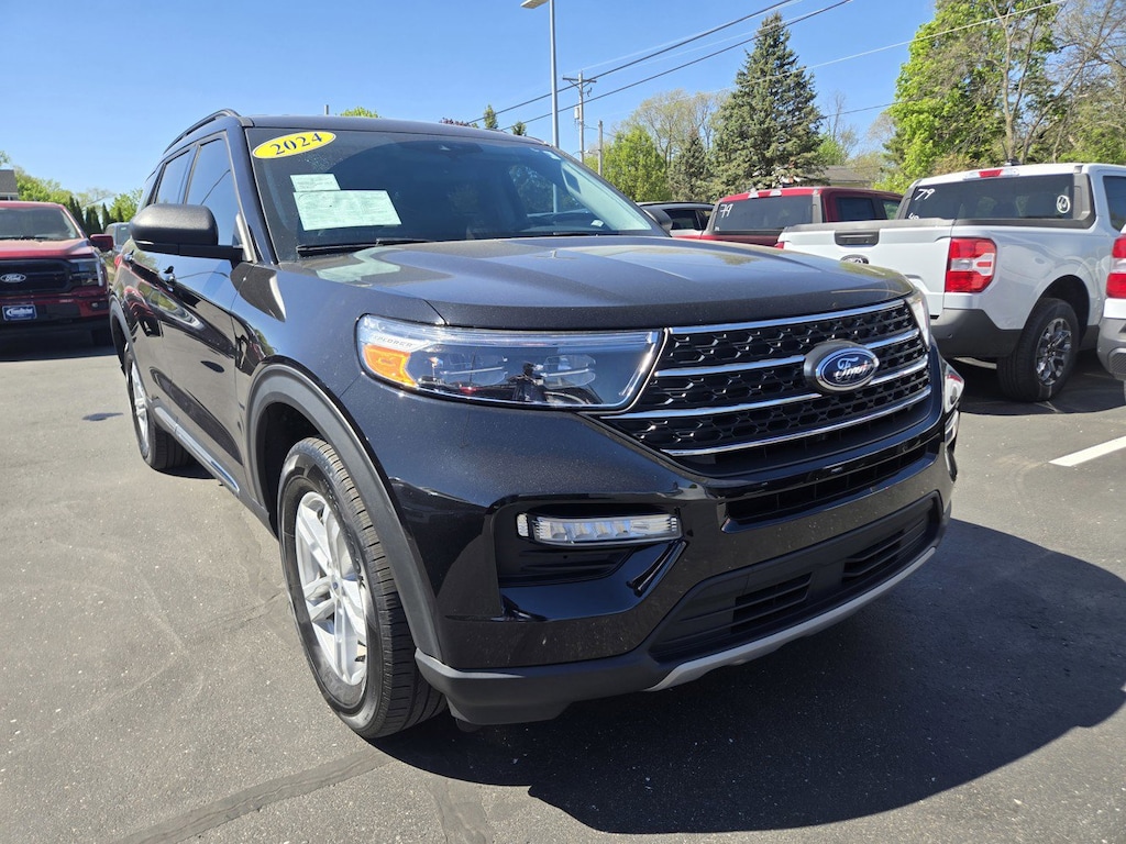 Used 2024 Ford Explorer XLT SUV
