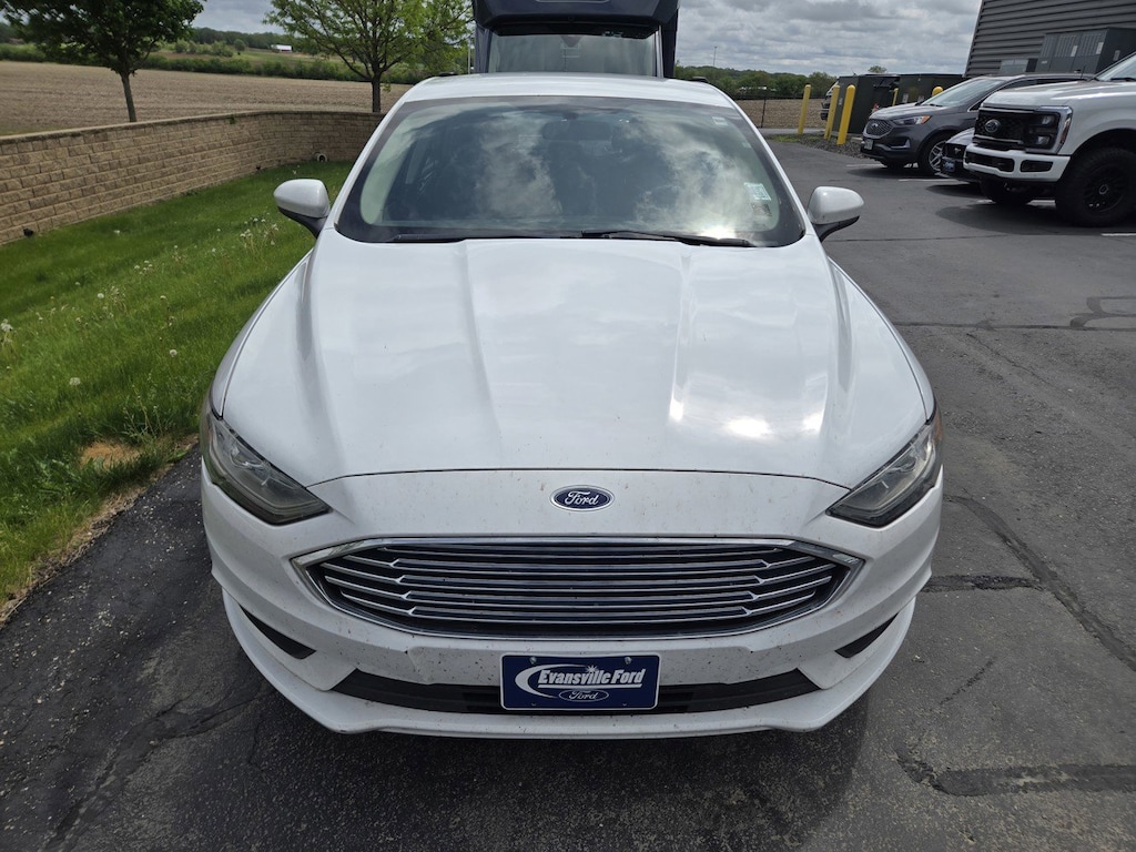Used 2018 Ford Fusion SE Sedan