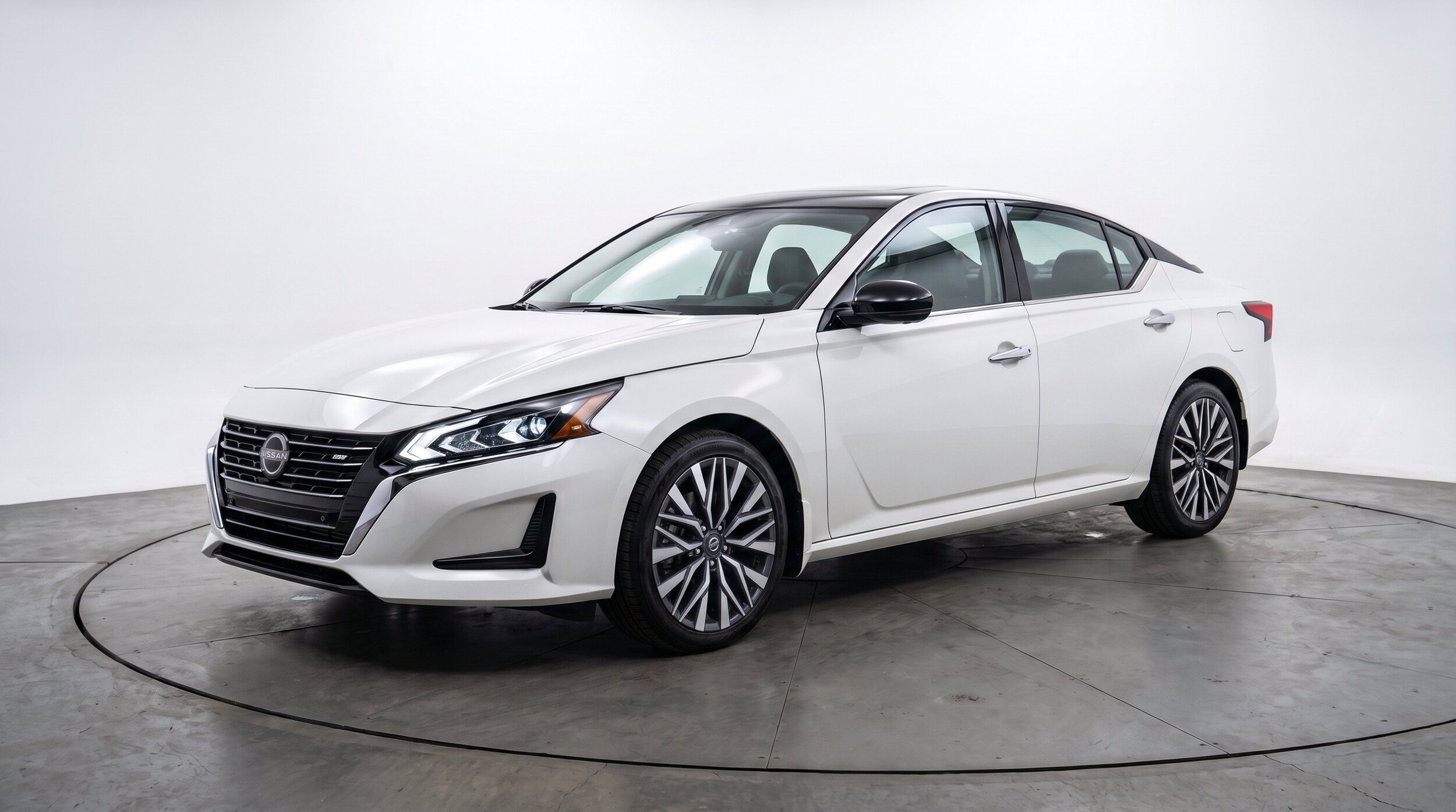Thumbnail: 2025 Nissan Altima - 3