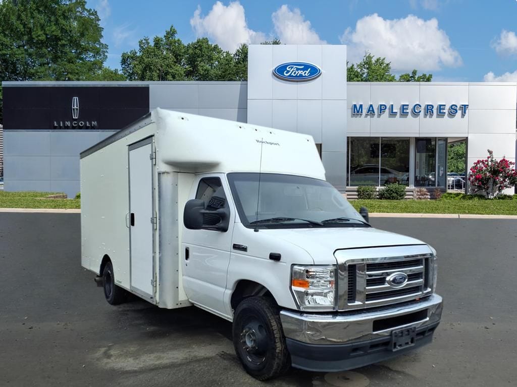 2021 Ford E-Series Cutaway Base